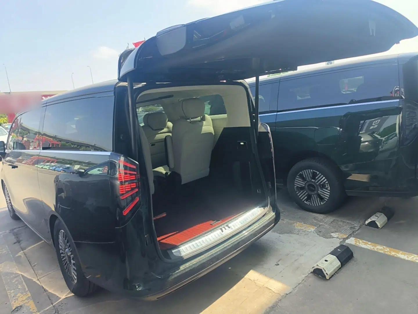 Geely Galaxy LEVC L380 2025 805 km Flagship Version All-Wheel Drive — миниатюра 21