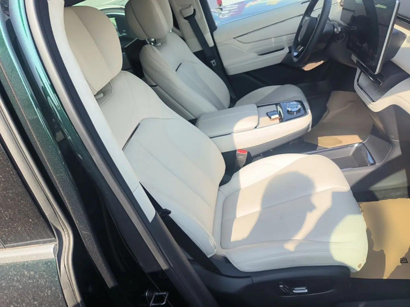 Geely Galaxy LEVC L380 2025 805 km Flagship Version All-Wheel Drive — миниатюра 23