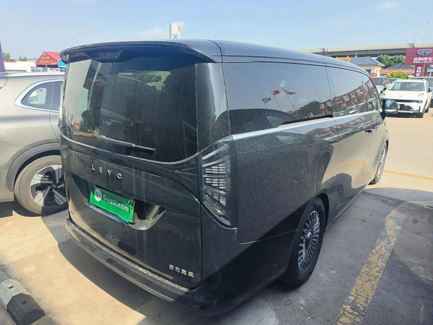 Geely Galaxy LEVC L380 2025 805 km Flagship Version All-Wheel Drive — миниатюра 4