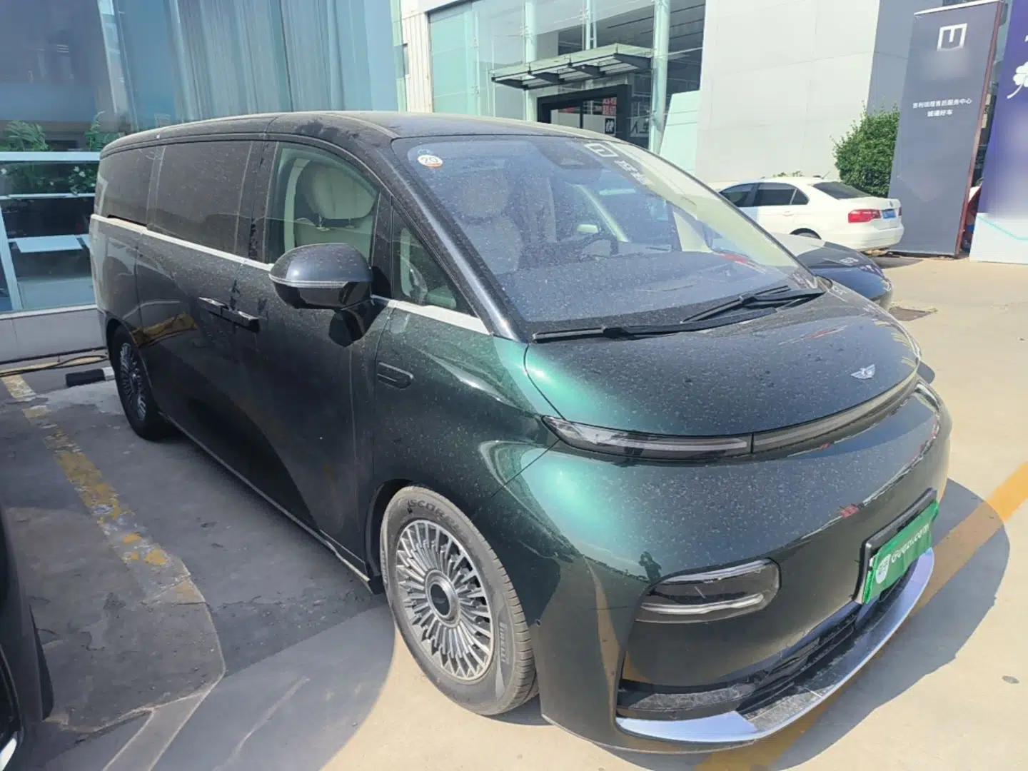 Geely Galaxy LEVC L380 2025 805 km Flagship Version All-Wheel Drive — миниатюра 6