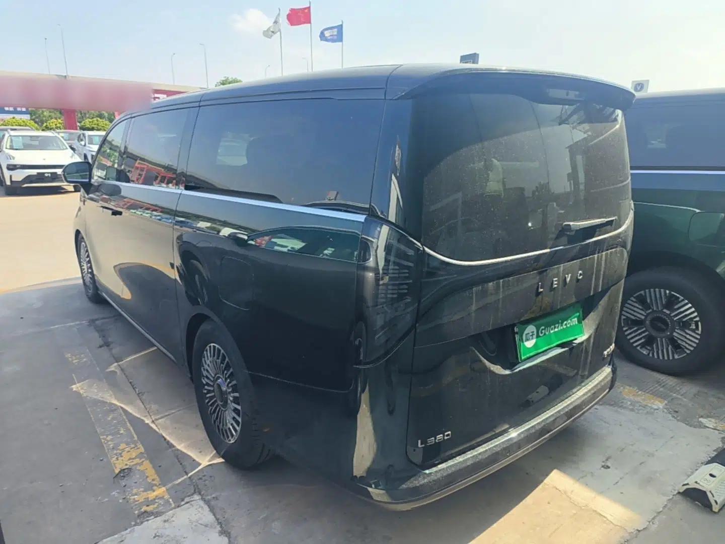 Geely Galaxy LEVC L380 2025 805 km Flagship Version All-Wheel Drive — миниатюра 7