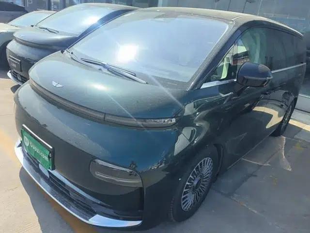 Geely Galaxy LEVC L380 2025 805 km Flagship Version All-Wheel Drive