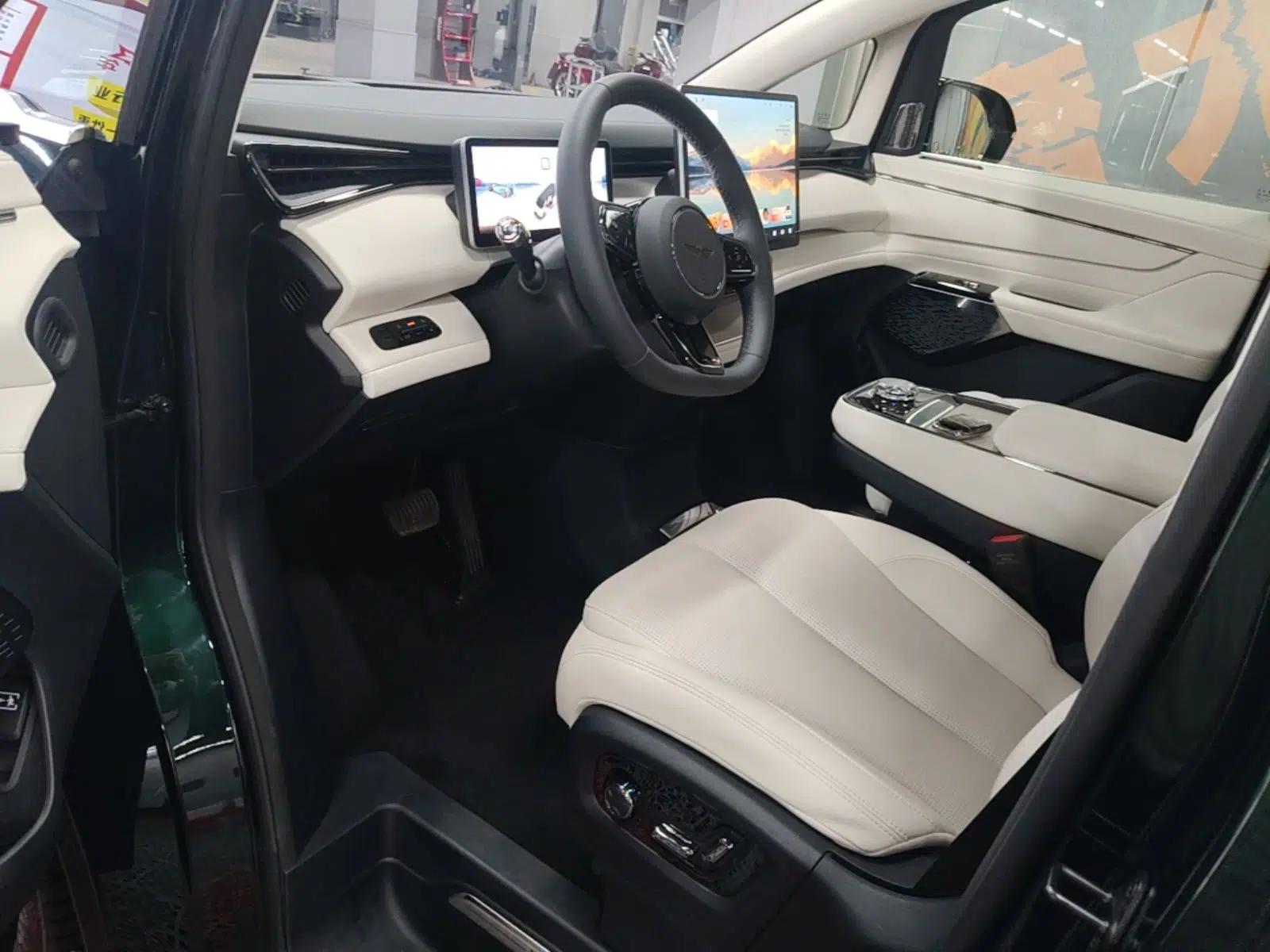 Geely Galaxy LEVC L380 2024 140-Degree 6-Seater All-Wheel-Drive Ultra — миниатюра 19