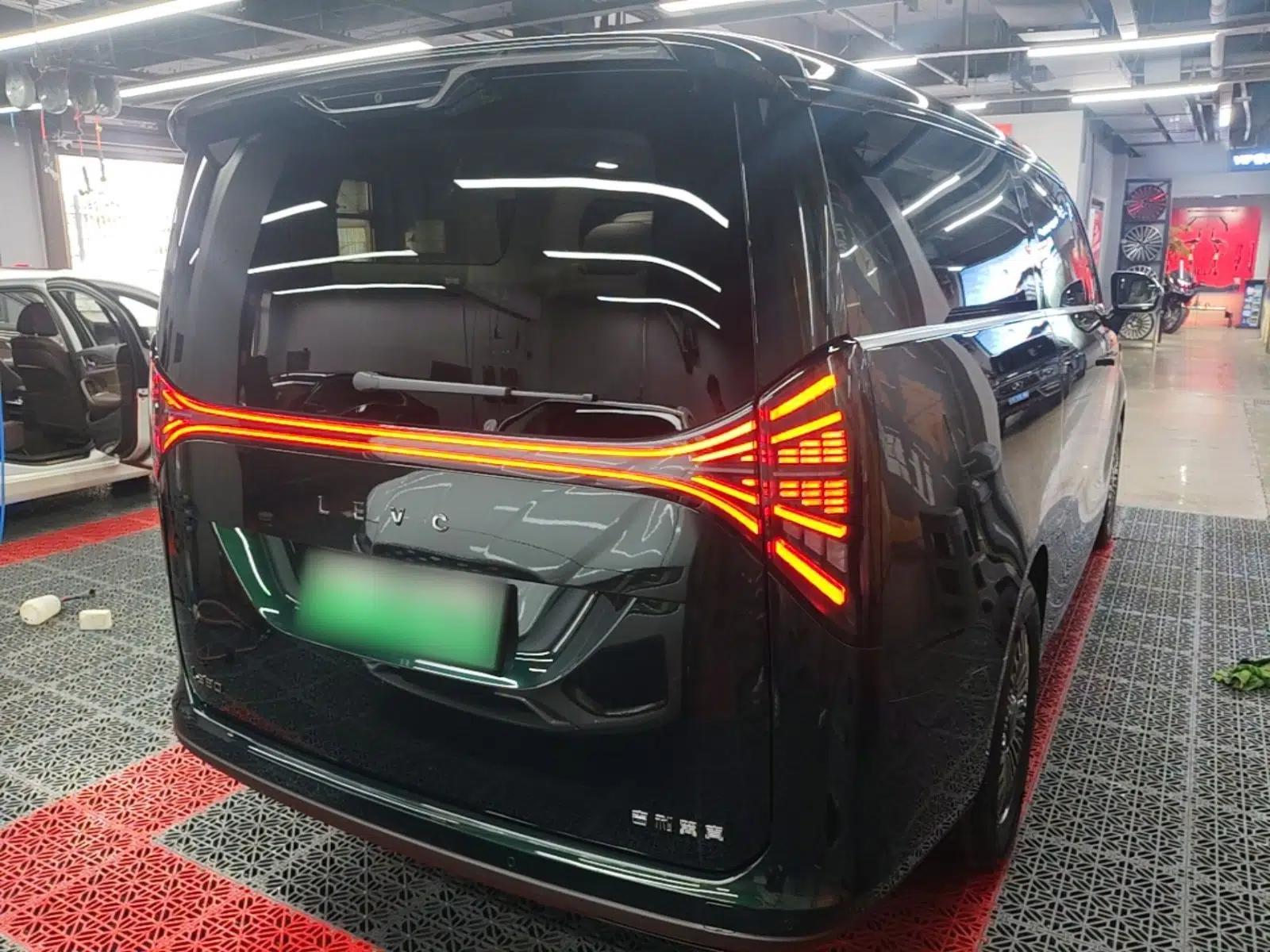 Geely Galaxy LEVC L380 2024 140-Degree 6-Seater All-Wheel-Drive Ultra — миниатюра 6