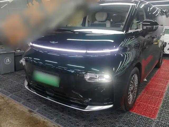 Geely Galaxy LEVC L380 2024 140-Degree 6-Seater All-Wheel-Drive Ultra