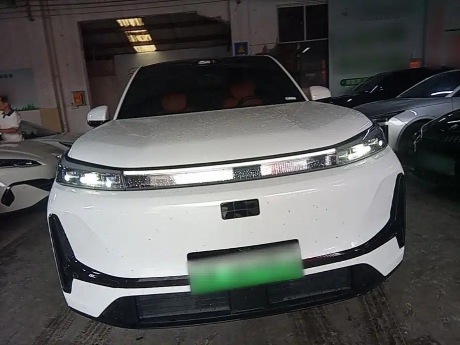 Geely Galaxy M9 2025 Model 100km Two-Wheel-Drive Smart Navigation Edition — миниатюра 2