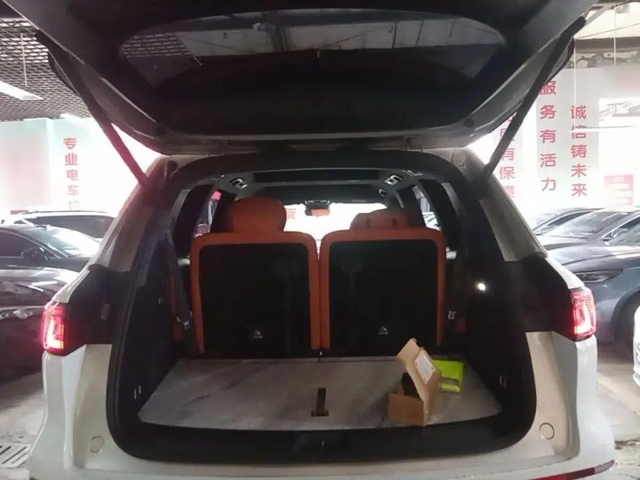 Geely Galaxy M9 2025 Model 100km Two-Wheel-Drive Smart Navigation Edition — миниатюра 22