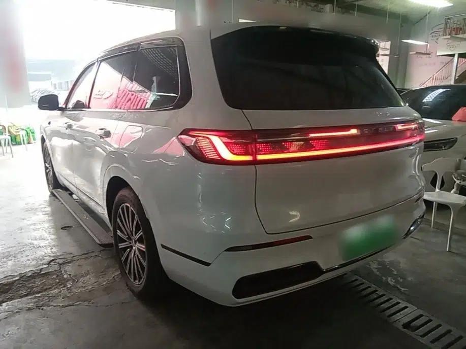 Geely Galaxy M9 2025 Model 100km Two-Wheel-Drive Smart Navigation Edition — миниатюра 4