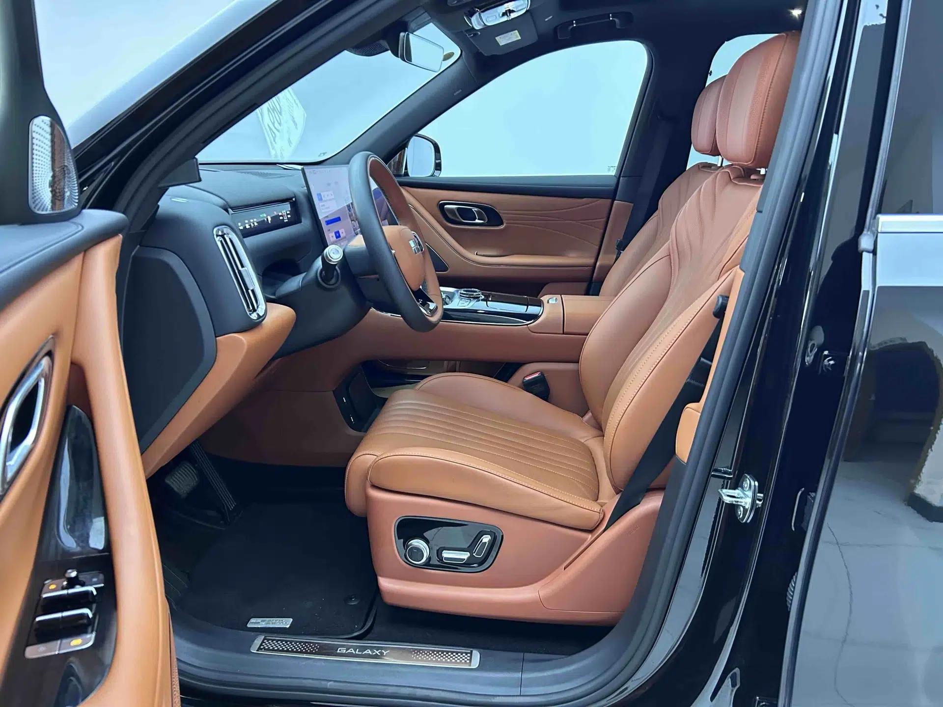 Geely Galaxy M9 2025 Model 210km Four-Wheel-Drive Leading Edition — миниатюра 18