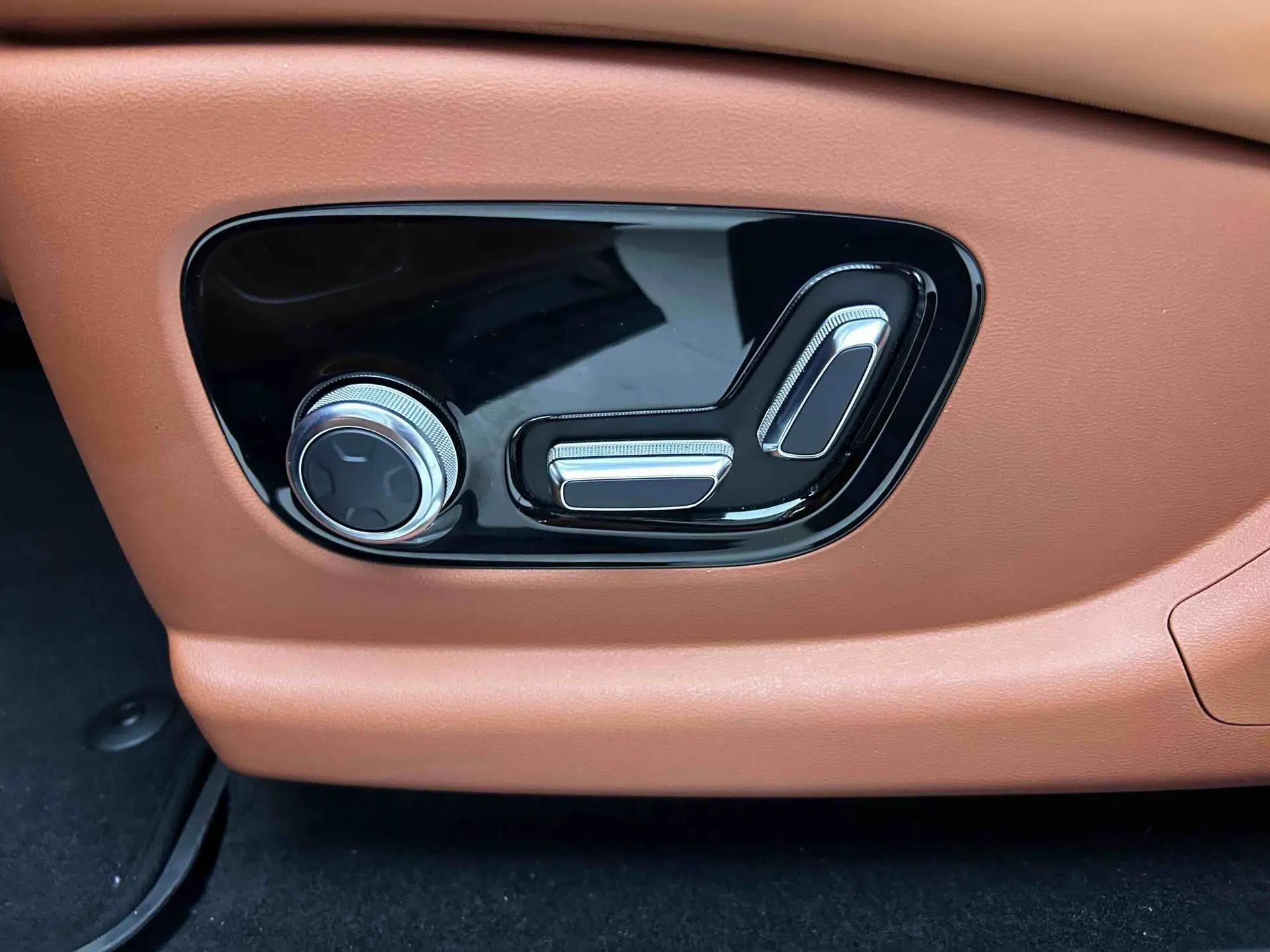 Geely Galaxy M9 2025 Model 210km Four-Wheel-Drive Leading Edition — миниатюра 26
