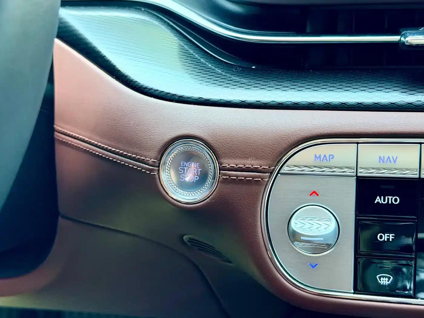 Genesis G90 2023 3.5T Luxury Edition — миниатюра 17