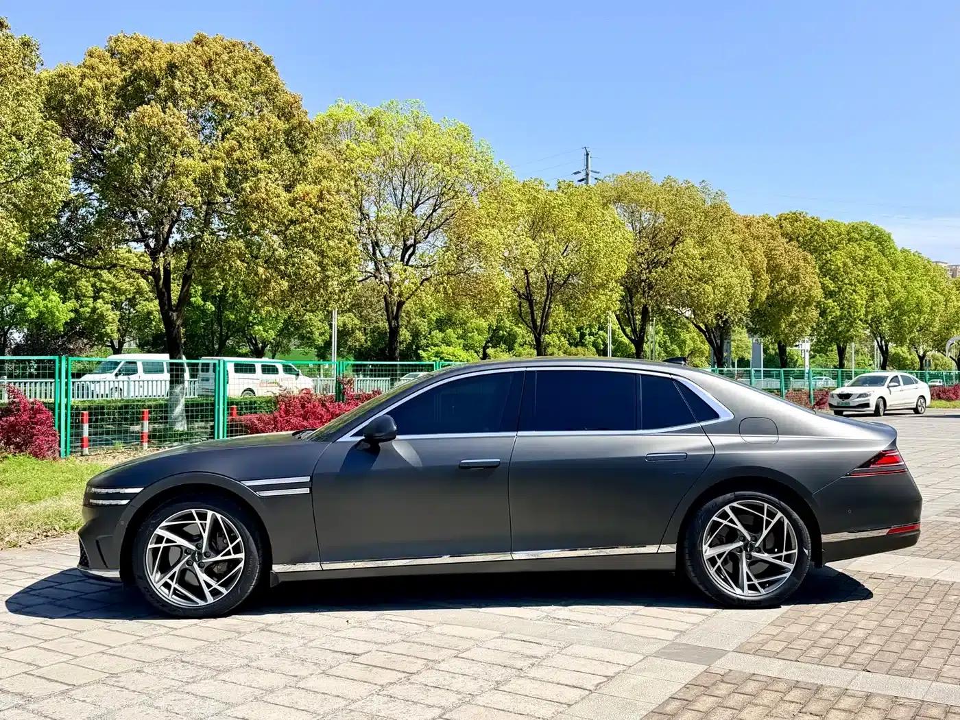 Genesis G90 2023 3.5T Luxury Edition — миниатюра 3