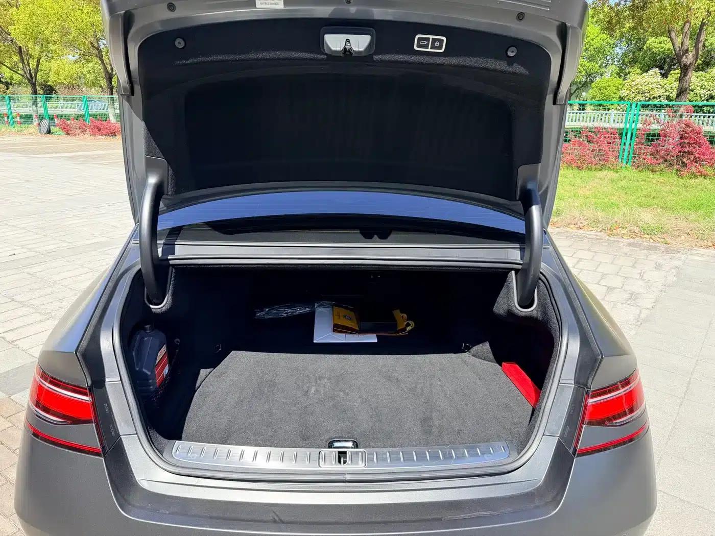 Genesis G90 2023 3.5T Luxury Edition — миниатюра 25