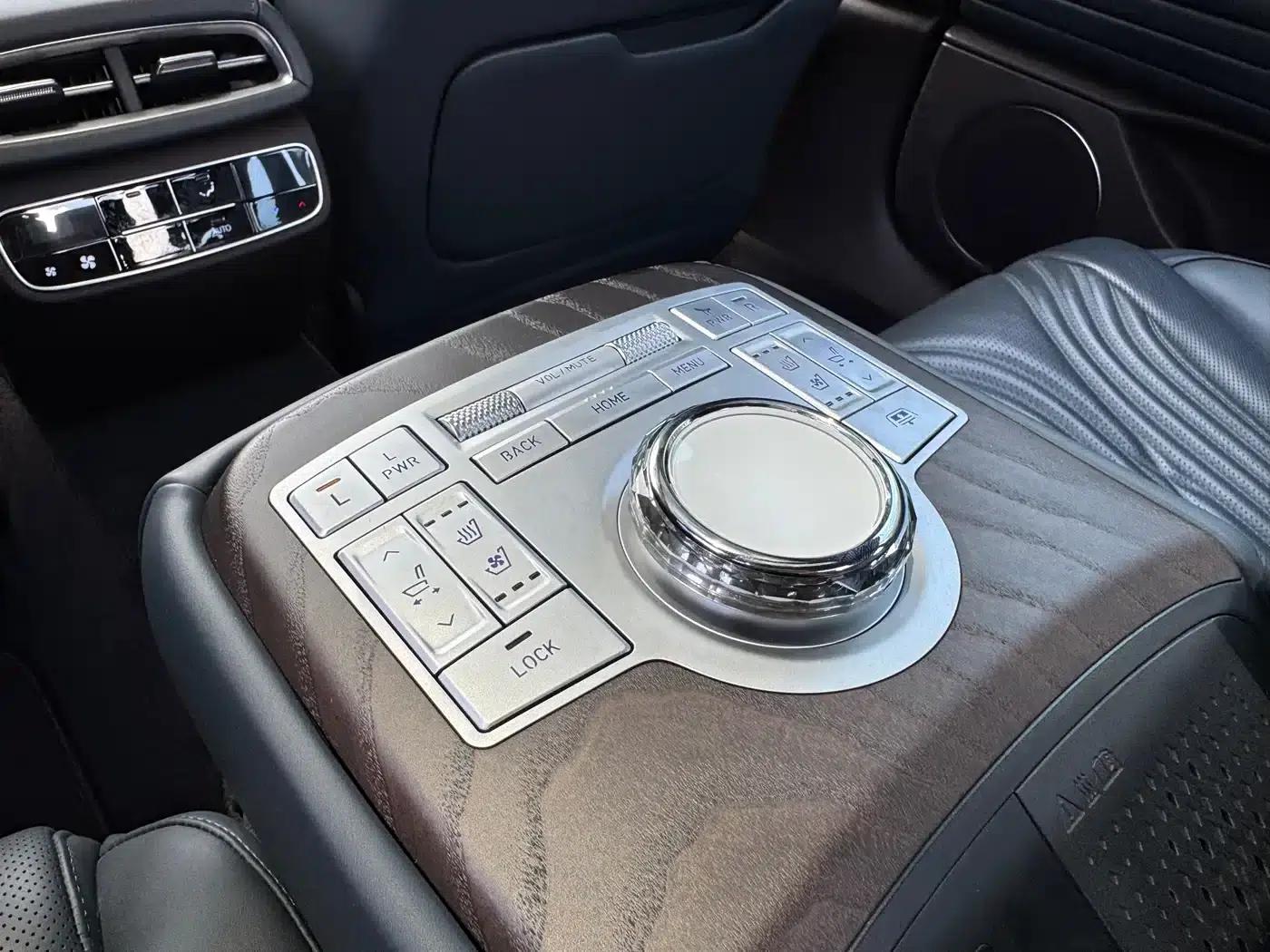 Genesis G80 2023 2.5T Rear-Wheel Drive Flagship Edition — миниатюра 12