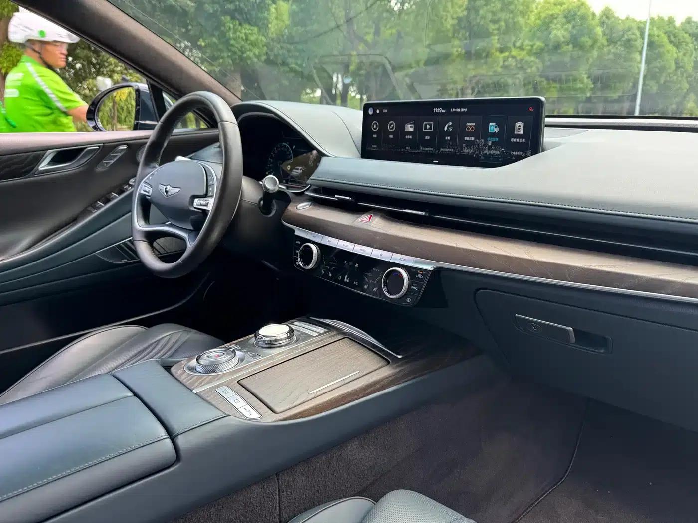 Genesis G80 2023 2.5T Rear-Wheel Drive Flagship Edition — миниатюра 9
