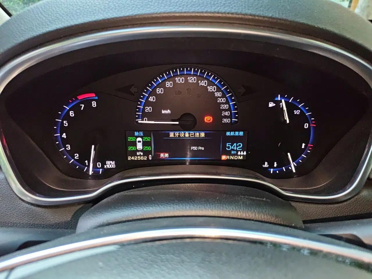 Cadillac SRX 2015 3.0L Elite Model — миниатюра 12