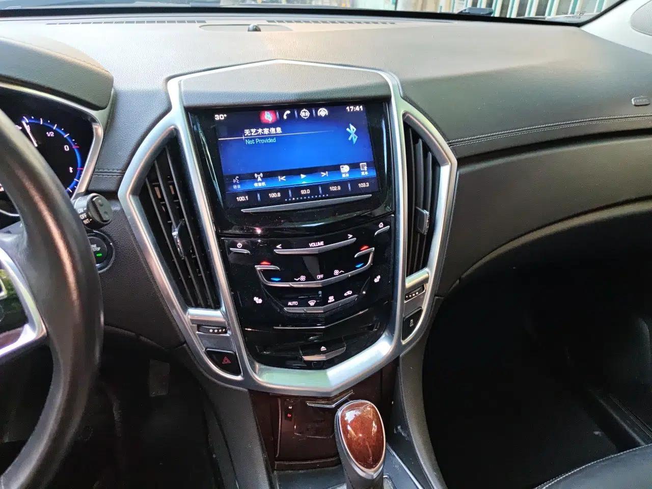 Cadillac SRX 2015 3.0L Elite Model — миниатюра 14