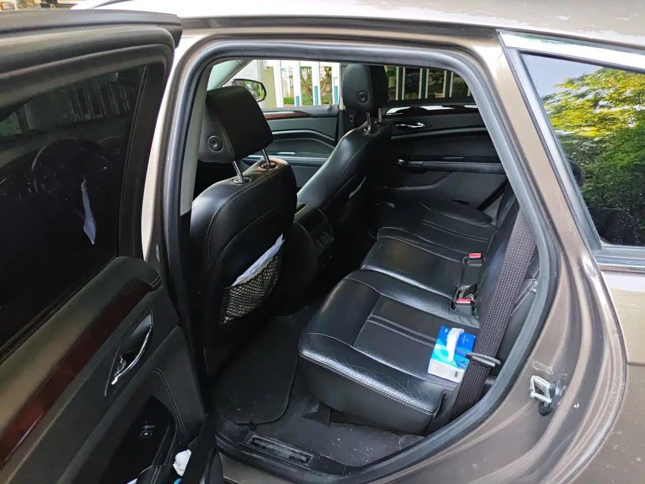 Cadillac SRX 2015 3.0L Elite Model — миниатюра 18