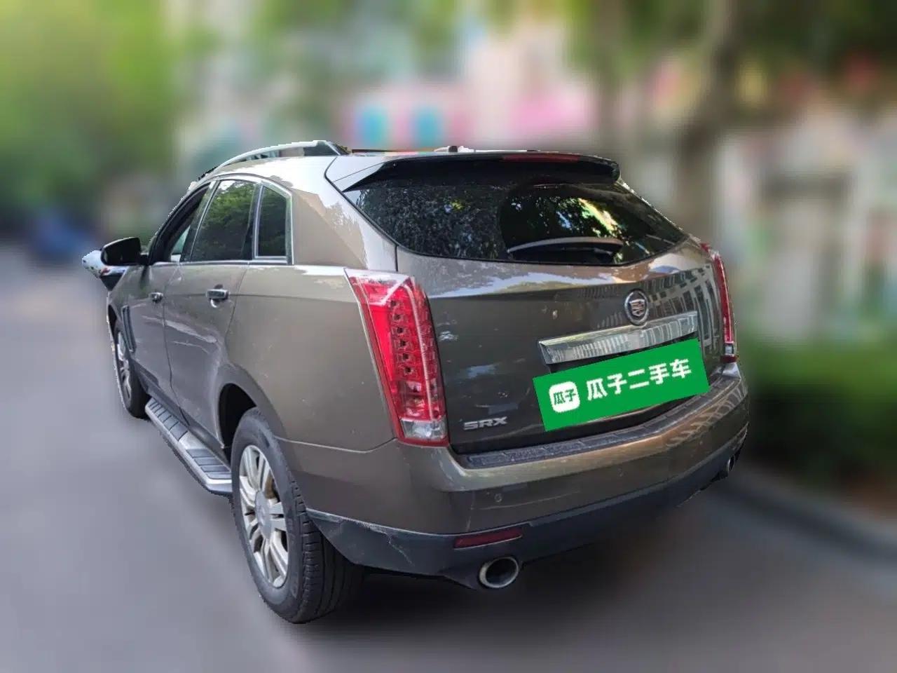 Cadillac SRX 2015 3.0L Elite Model — миниатюра 4