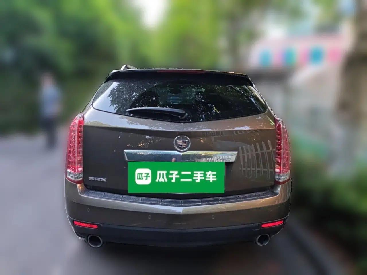 Cadillac SRX 2015 3.0L Elite Model — миниатюра 5