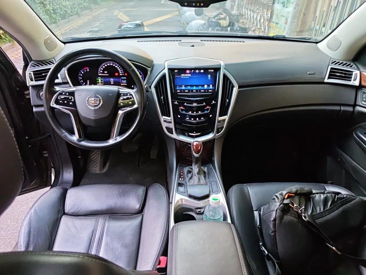 Cadillac SRX 2015 3.0L Elite Model — миниатюра 10