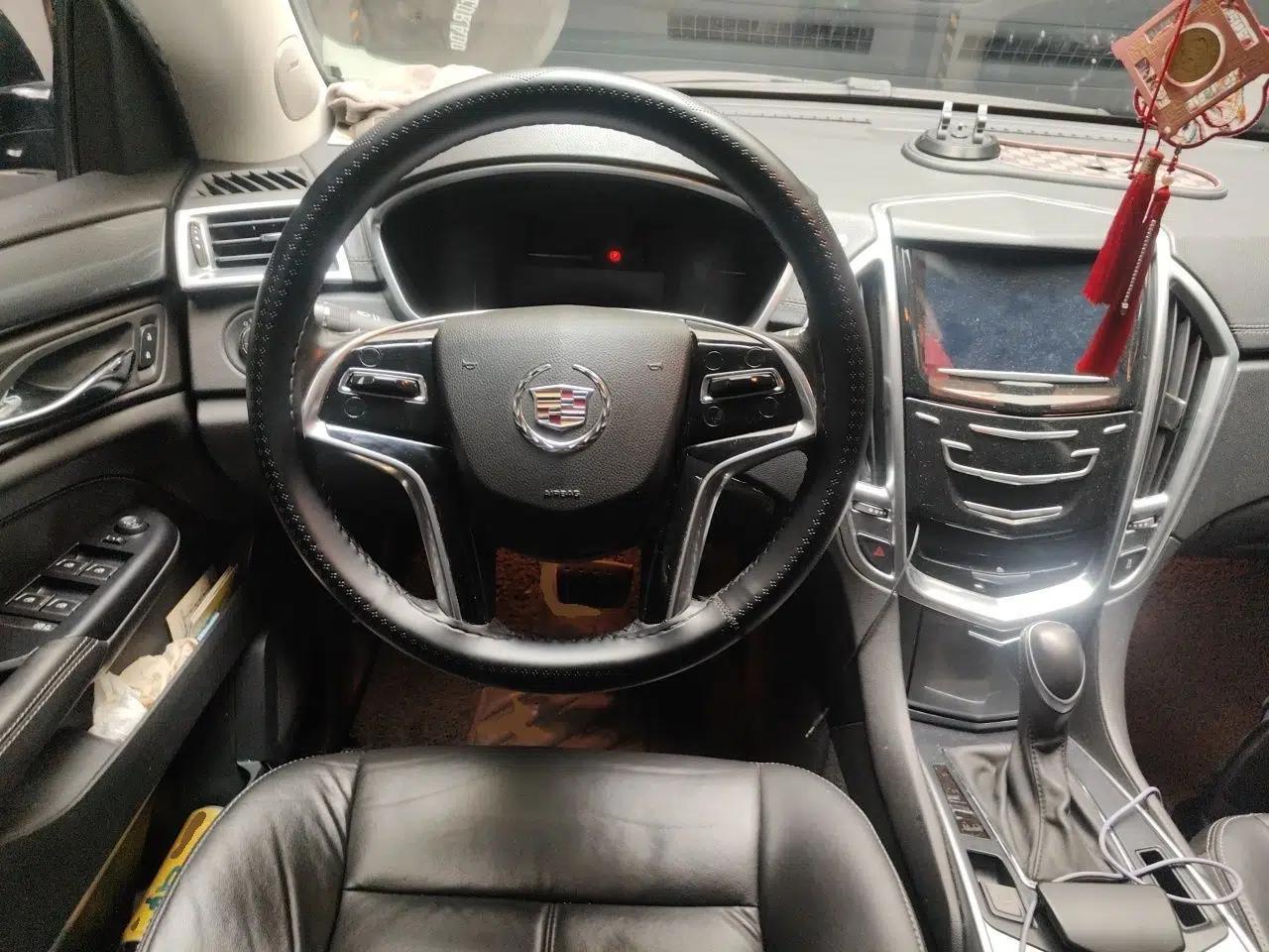 Cadillac SRX 2015 3.0L Comfort Version — миниатюра 11