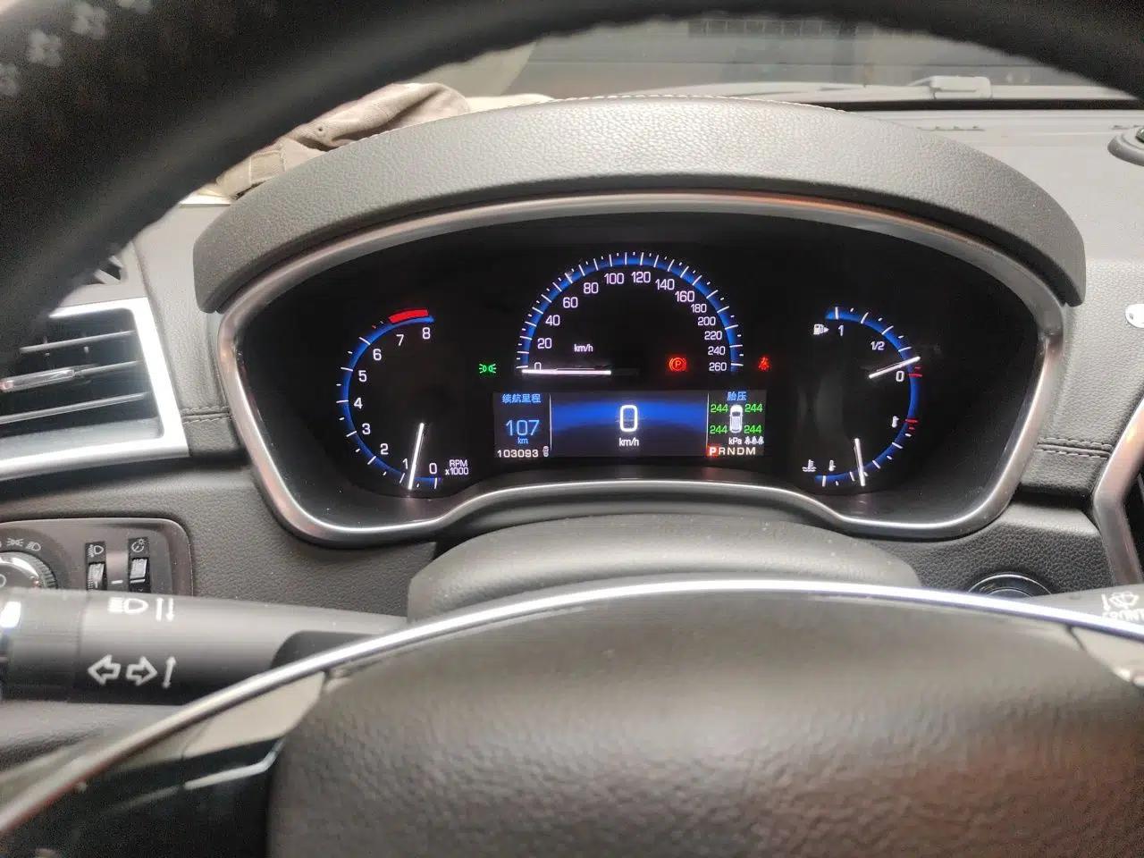Cadillac SRX 2015 3.0L Comfort Version — миниатюра 12