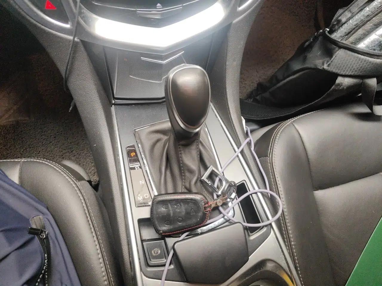 Cadillac SRX 2015 3.0L Comfort Version — миниатюра 15