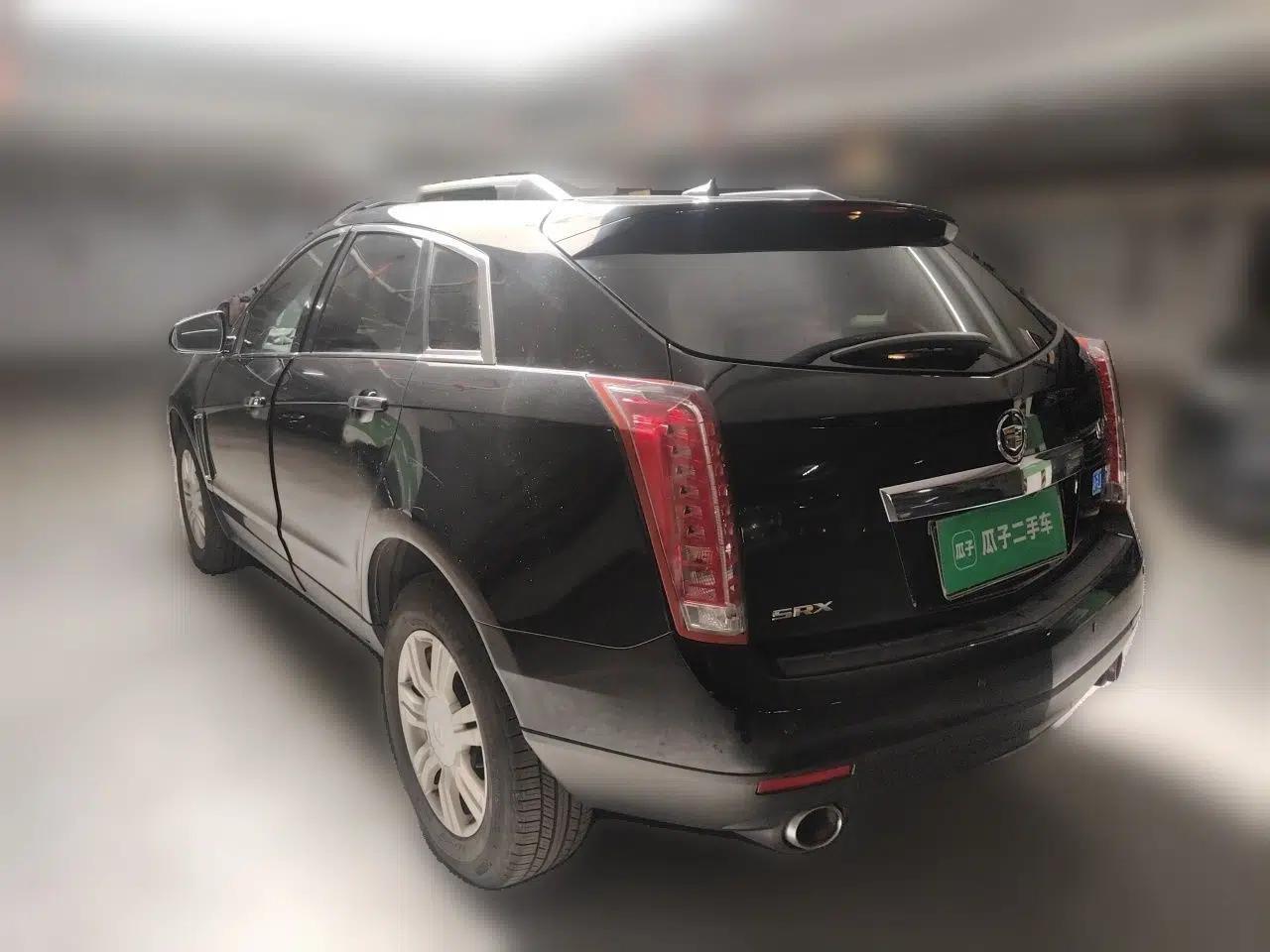 Cadillac SRX 2015 3.0L Comfort Version — миниатюра 4