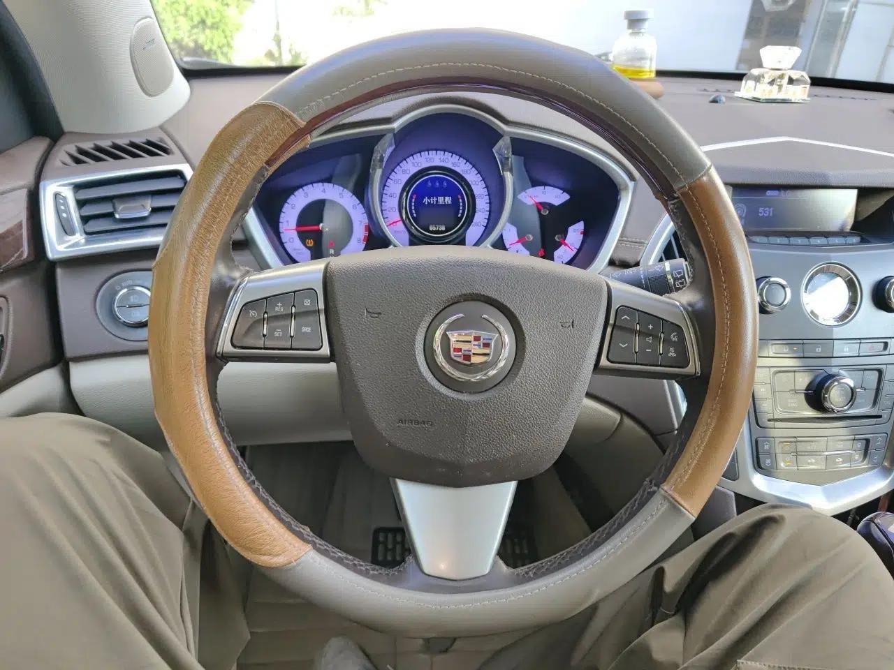 Cadillac SRX 2010 3.0L Luxury Edition — миниатюра 11