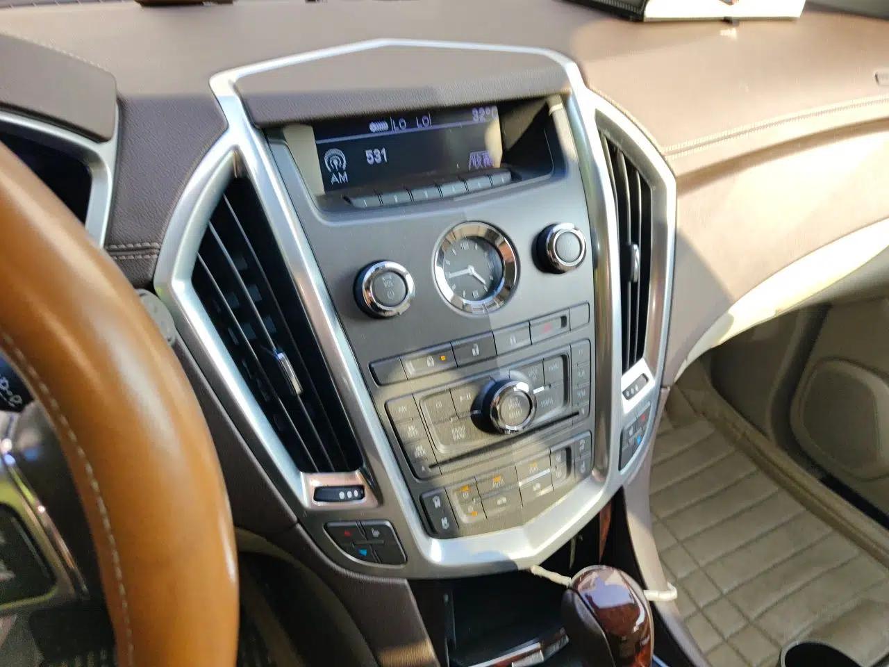 Cadillac SRX 2010 3.0L Luxury Edition — миниатюра 14