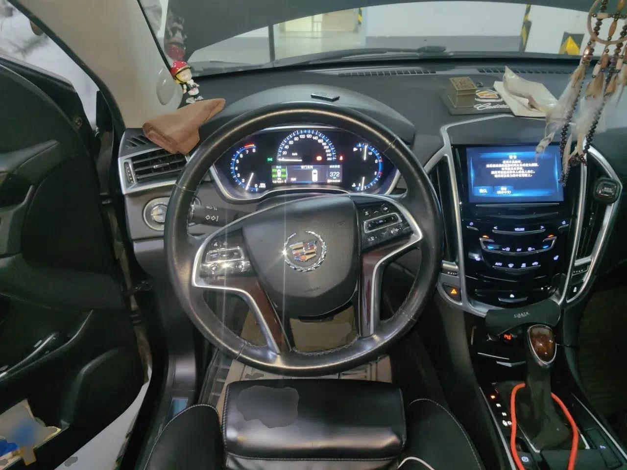 Cadillac SRX 2015 3.0L Elite Model — миниатюра 11