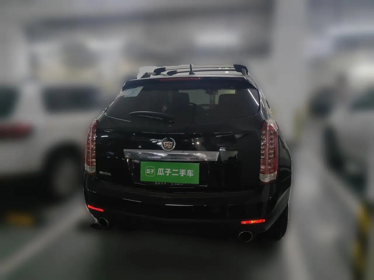 Cadillac SRX 2015 3.0L Elite Model — миниатюра 5