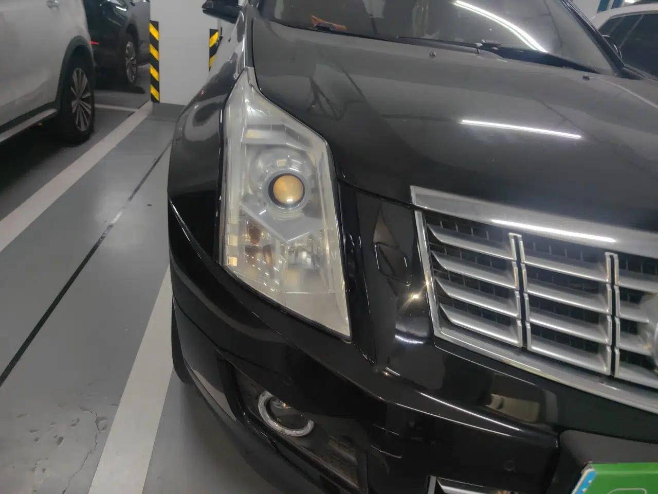 Cadillac SRX 2015 3.0L Elite Model — миниатюра 7