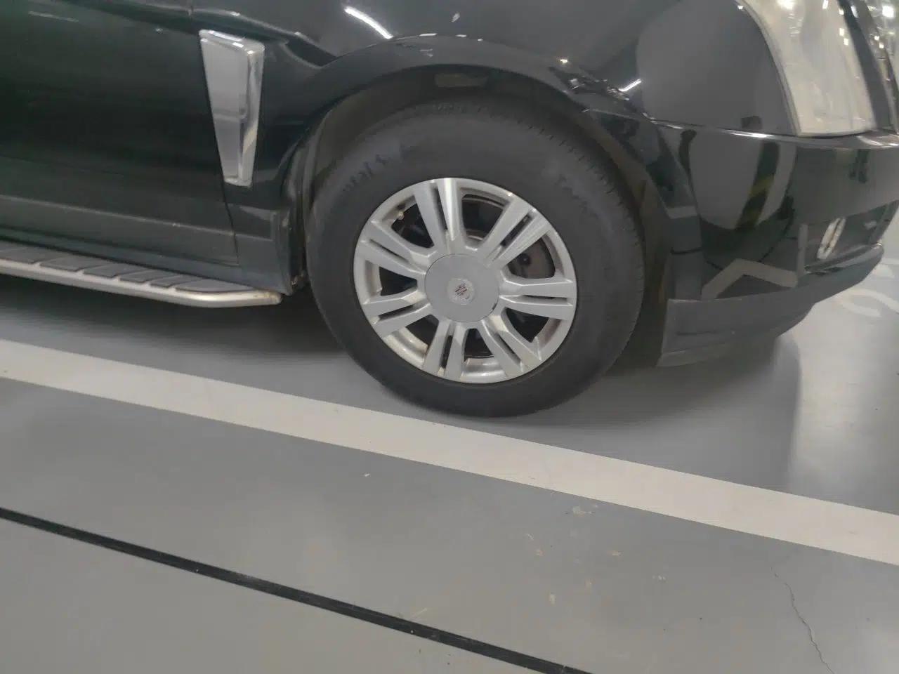 Cadillac SRX 2015 3.0L Elite Model — миниатюра 8
