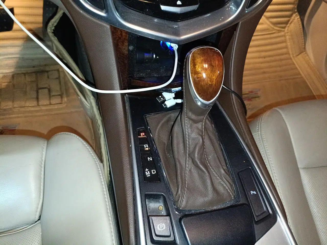 Cadillac SRX 2013 3.0L Luxury Model — миниатюра 15