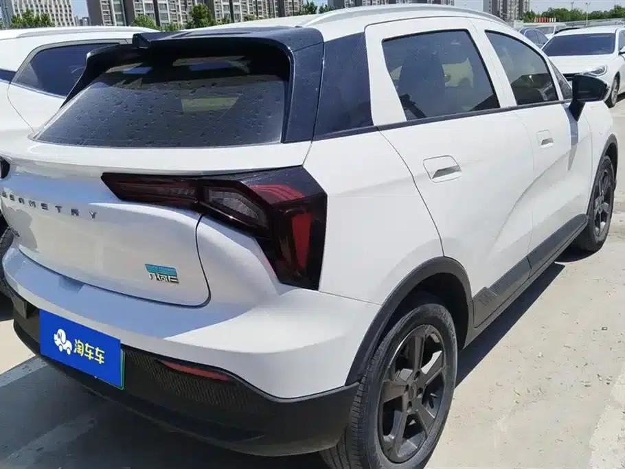 Geely Geometry E Firefly 2022 Model 320KM Cute Tiger 4-Seater — миниатюра 3