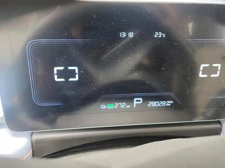 Geely Geometry E Firefly 2023 Model 320KM Cute Tiger 5-Seater — миниатюра 14