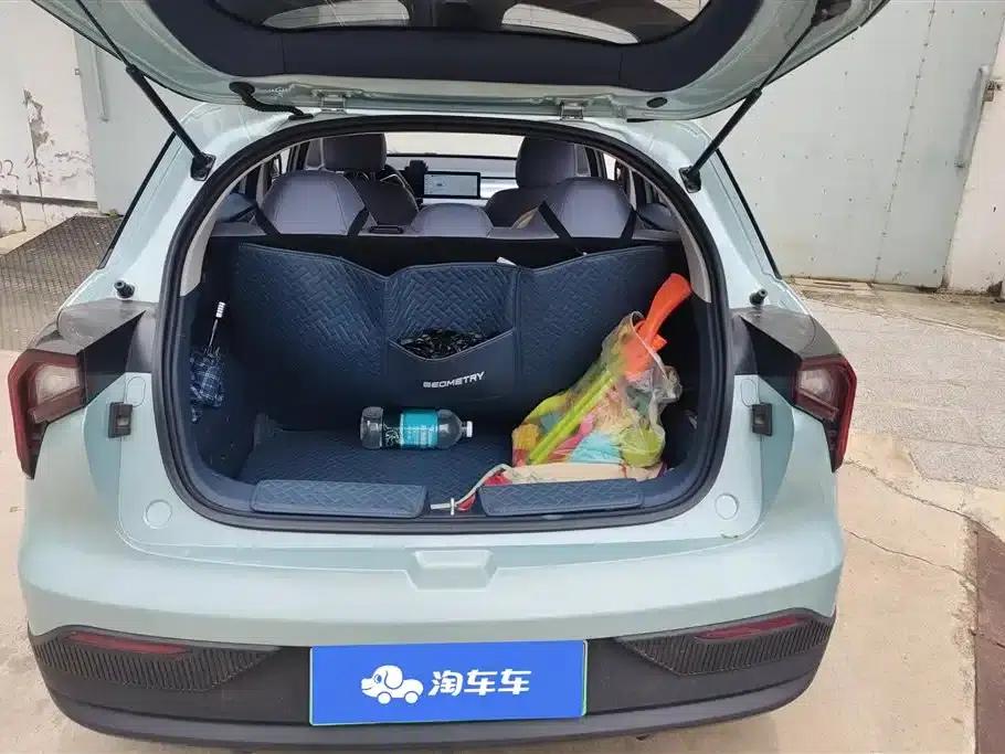 Geely Geometry E Firefly 2023 Model 320KM Cute Tiger 5-Seater — миниатюра 4
