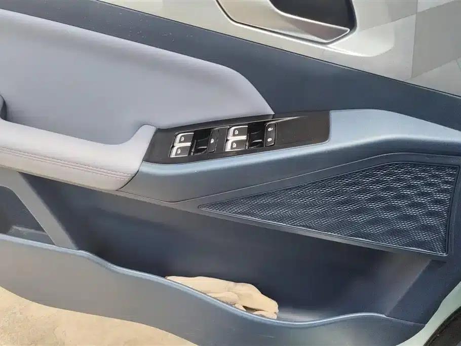 Geely Geometry E Firefly 2023 Model 320KM Cute Tiger 5-Seater — миниатюра 7