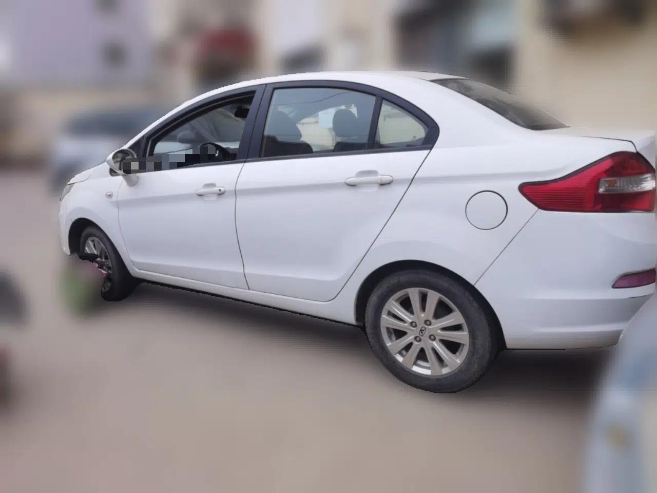 Cowin C3 2015 1.5L Manual Yellow Diamond Edition — миниатюра 4