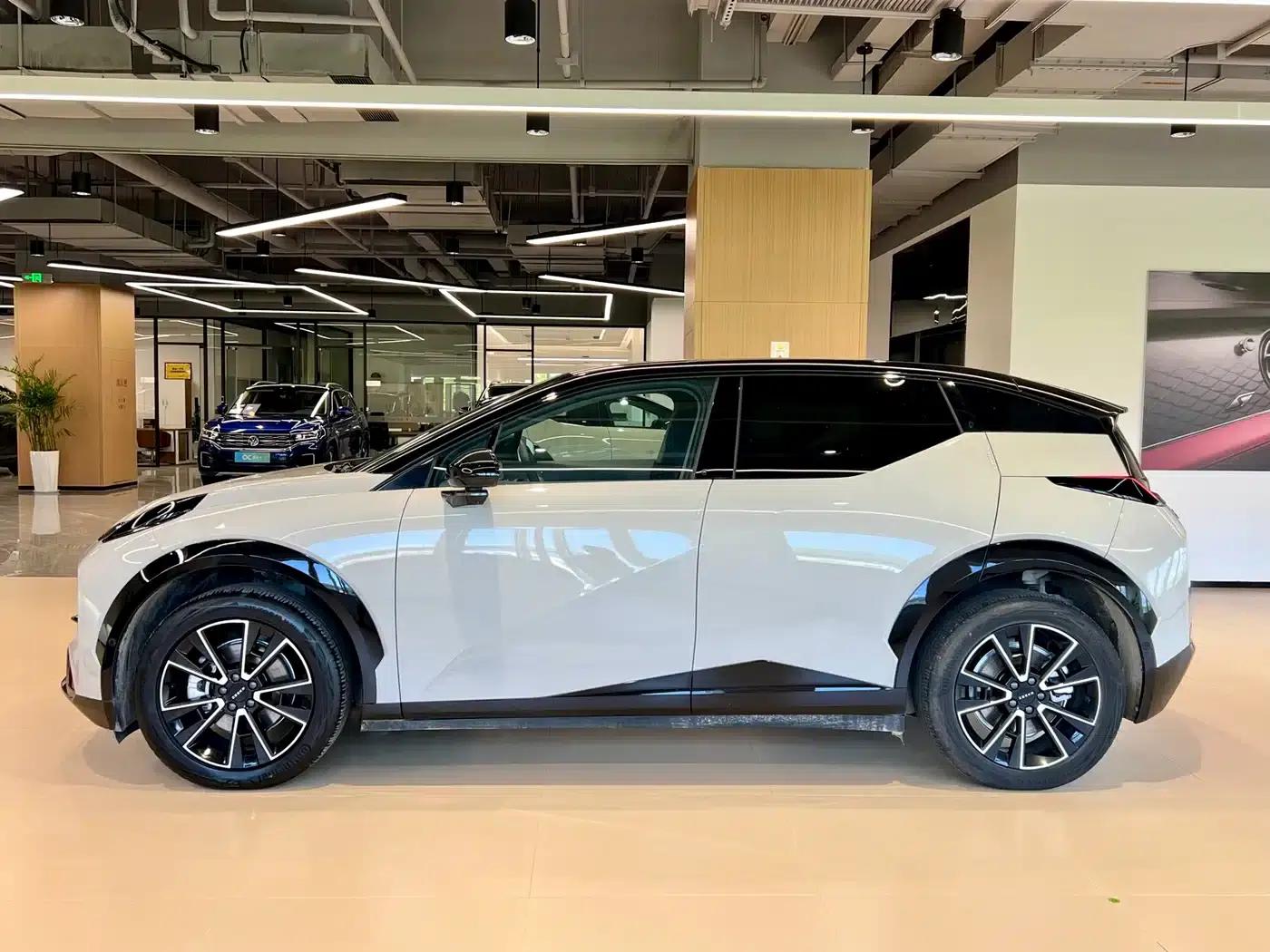 Extreme Krypton X 2025 Four-Seat Rear-Wheel Drive Cube Edition — миниатюра 3