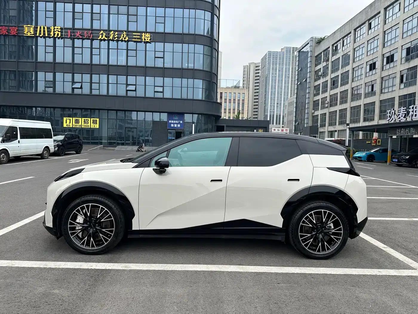 Extreme Krypton X 2023 All-Wheel Drive YOU Edition 5-Seater — миниатюра 4