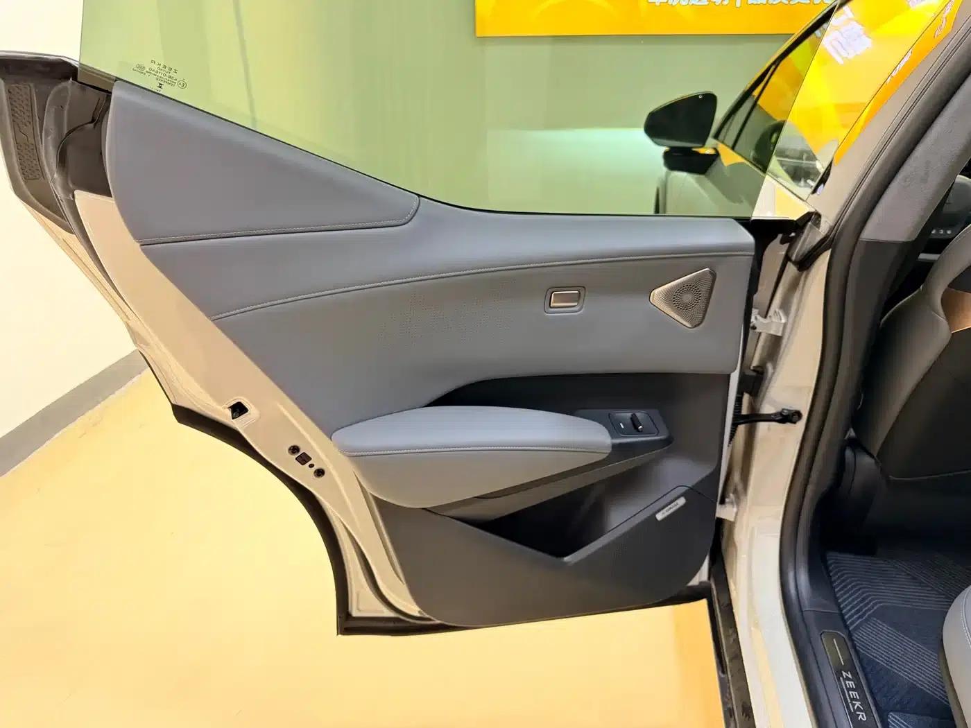 Extreme Krypton X 2025 Four-Seat Rear-Wheel Drive Cube Edition — миниатюра 10