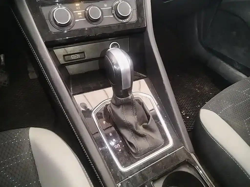 Jetta VS7 2023 280TSI Automatic Entry-Level Edition — миниатюра 14