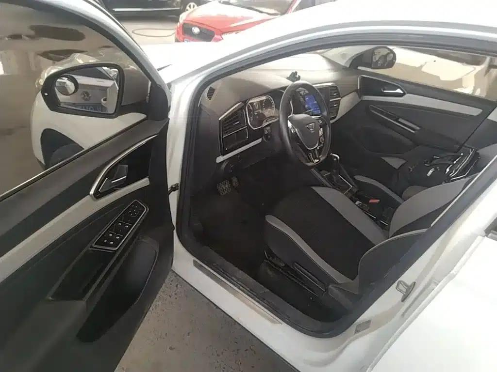 Jetta VS7 2023 280TSI Automatic Entry-Level Edition — миниатюра 16