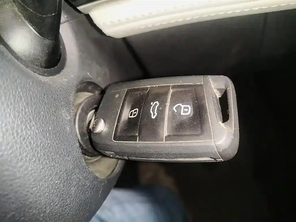 Jetta VS7 2023 280TSI Automatic Entry-Level Edition — миниатюра 9