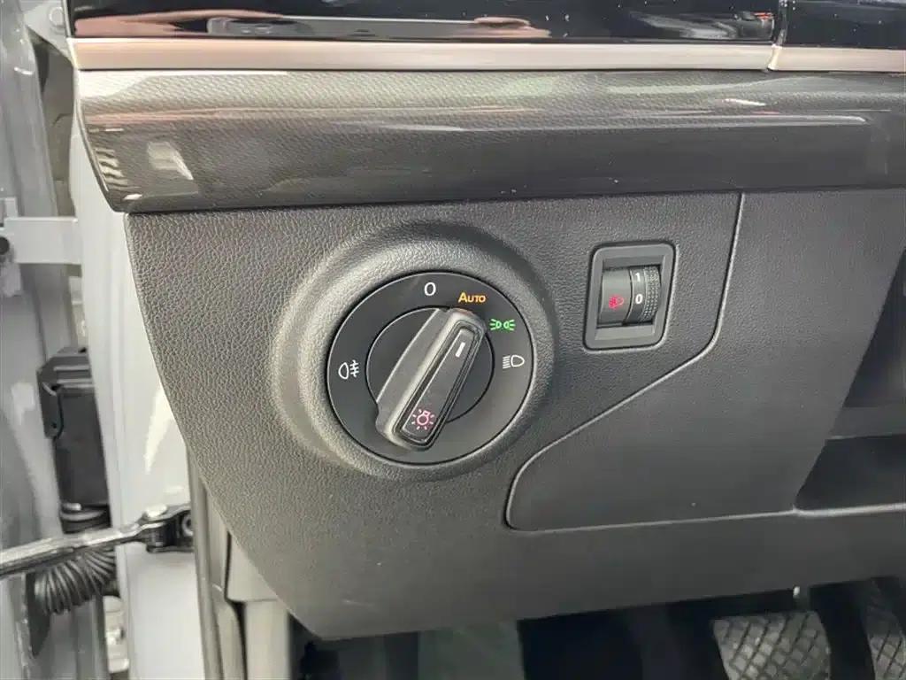 Jetta VS7 2023 280TSI Automatic High-Gloss Enjoy Edition — миниатюра 6