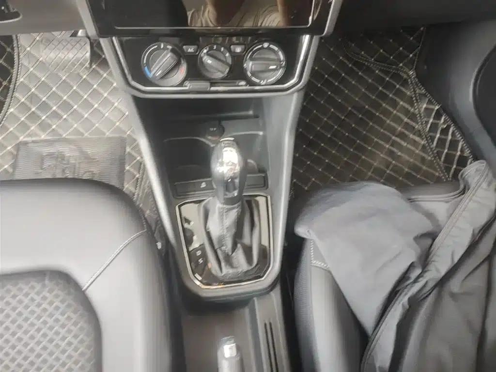 Jetta VA3 2019 1.5L Automatic Enjoy Edition — миниатюра 14