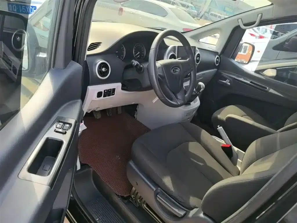 Refine M3 2023 PLUS 1.5T 5/7-seater Classic Edition — миниатюра 16